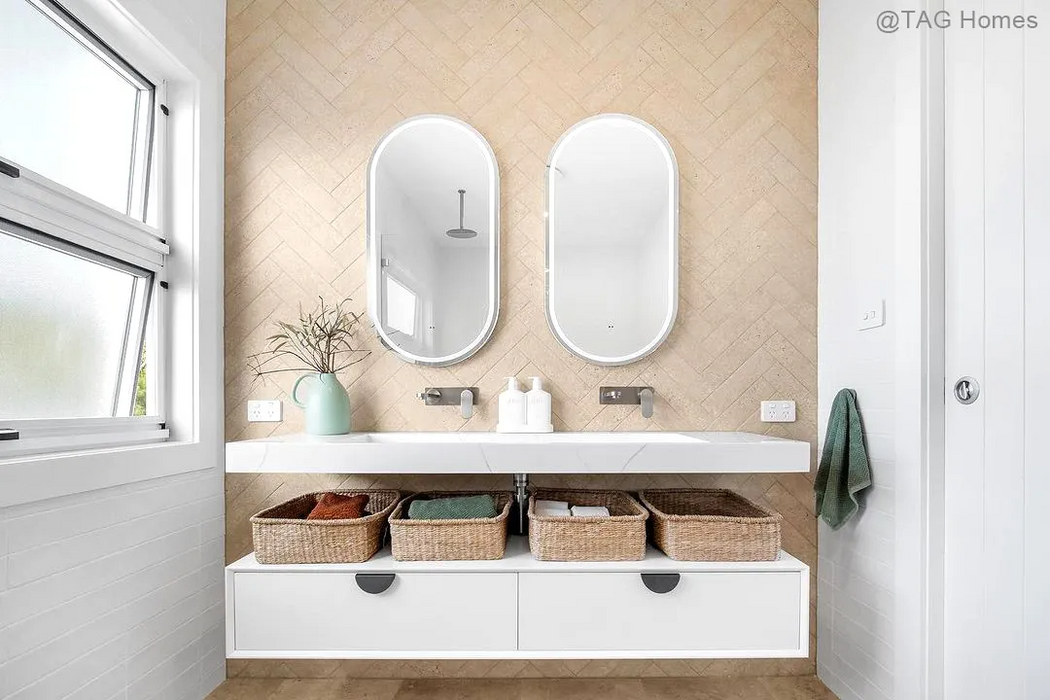 Otti Moonlight White Wall Hung Cabinet