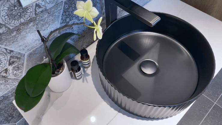 Otti Marlo Round 400x400x125 Fluted Basin