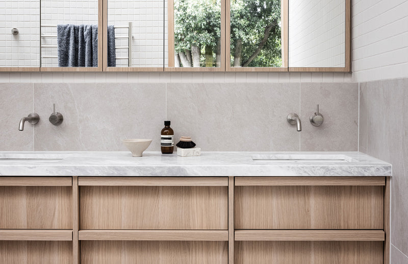 Phoenix Vivid Slimline Basin Outlet 230mm Curved