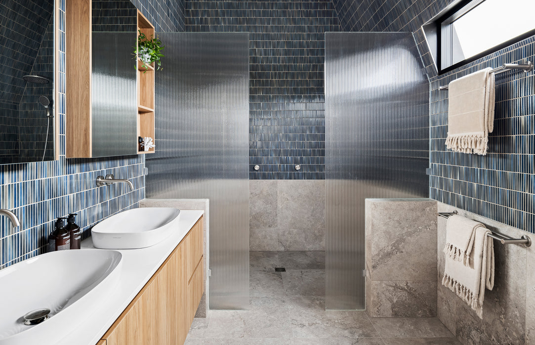 Phoenix Axia Shower / Wall Mixer