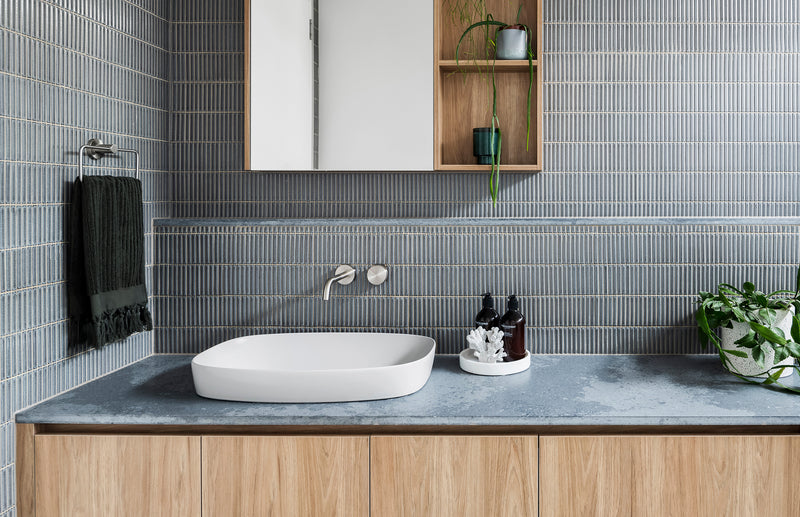 Phoenix Axia Wall Basin/Bath Curved Outlet Mixer Set 180mm