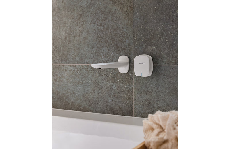 Phoenix Nuage Wall Basin / Bath Mixer Set 200mm